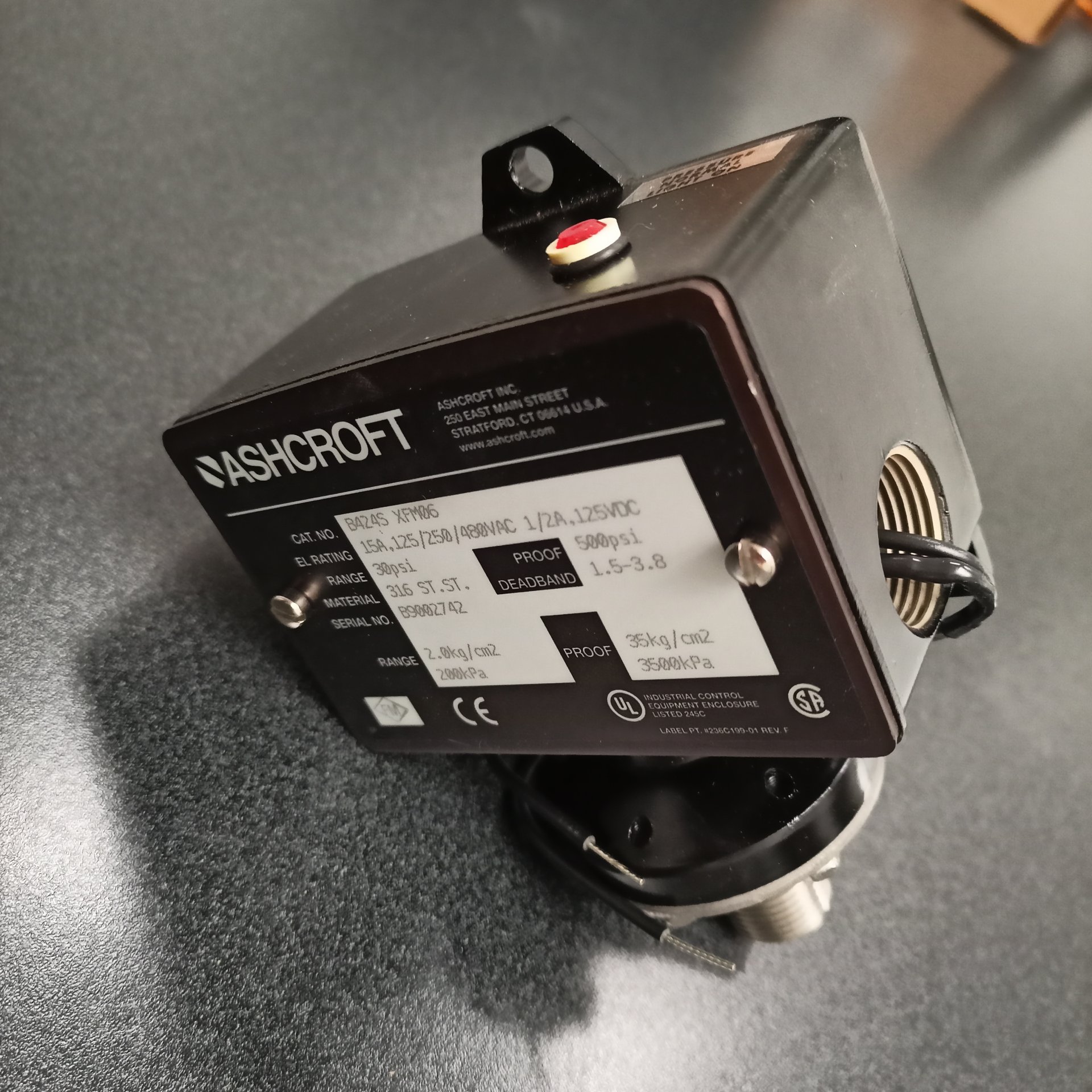 B4-24-S-XFM-X06-0/30 PSI SWITCH PRESION